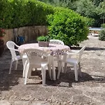 Bouganvilla تْشيفالو
